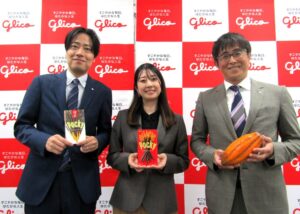 From left Keigo Miura Manager Aoi Suzuki Pocky Marketing Group of Global Brand Division Koji Sukimoto Pocky Product Development Group of Product Development Division From left: Keigo Miura (Manager) & Aoi Suzuki, Pocky Marketing Group of Global Brand Division, Koji Sukimoto, Pocky Product Development Group of Product Development Division