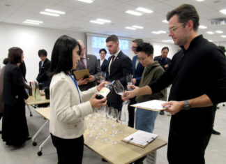World’s Top Sommeliers Discuss Sake: “There Is a Winning Opportunity in Pairing It with Cheese and Desserts” The five sommeliers visited Japan and interacted with sake brewers.