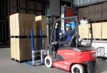 Nissin Enterprise Supports Instant Noodle Logistics: Pursuing Sustainability through Efficiency and Burden Reduction Pursuing loading efficiency