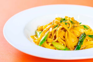 A preparation example: shrimp tomato cream pasta