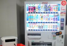 Coca-Cola Bottlers Japan Uses Portable Power Stations to Run Disaster-Response Vending Machines; Signs Agreement with Anker Japan and Ebina City A disaster-response vending machine operating on a portable power station