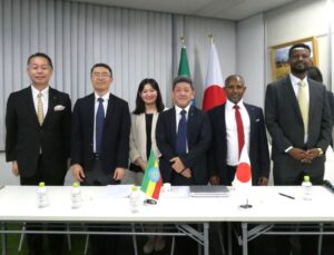 From left: Hiroshi Shibata, President of Key Coffee; Jun Yamazaki of JICA; Naoko Arinaga and Hirokazu Fujii, who serve as JICA short-term experts; Tadere Mamo of EIAR; and Bonsa Merga of ECTA.