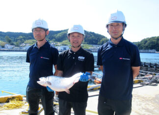 Nissui to Double Domestic Salmon Aquaculture Output; Major Expansion of Facilities in Iwate Prefecture President Hiroshi Tsuruoka (center)